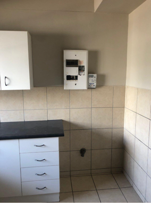 To Let 1 Bedroom Property for Rent in Southernwood Eastern Cape